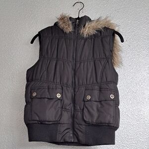 Max Rave Girl's Puffer Hooded Vest   Size L